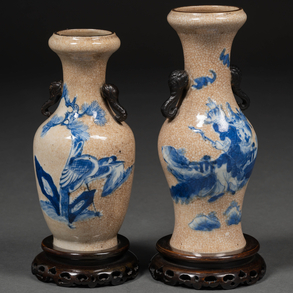 Set of two vases in porcelain nanking. Chinese work, S. XIX