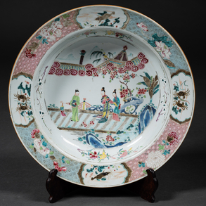 Gran fuente en porcelana china familia rosa Compañía de Indias del siglo XVIII
