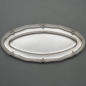 Mitered oval fountain in Spanish silver and punched. S. XX