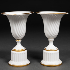Pareja de copas en porcelana de Bidasoa del siglo XX