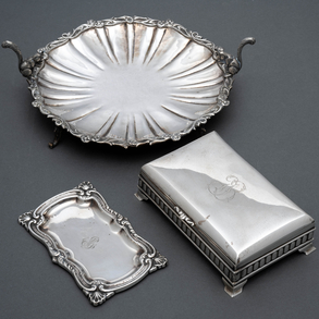 Set of center, tray and box in Spanish silver and punched twentieth century.