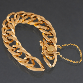 Link bracelet in 18kt yellow gold.