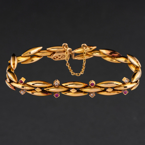 Link bracelet in 18kt yellow gold.