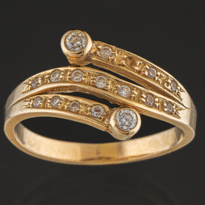 Ring in 18kt yellow gold.