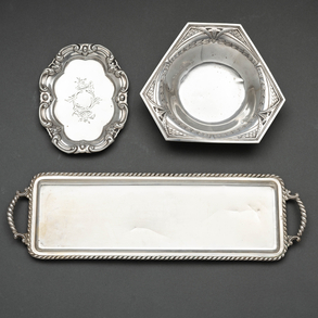 Set of three trays in Spanish silver and punched of the twentieth century.