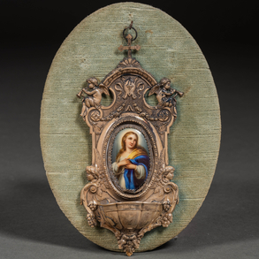Aguabenditera en plata con placa de la Virgen en esmalte de finales del siglo XIX-XX