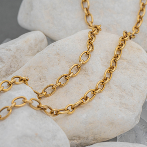 18kt yellow gold fob with links.