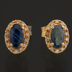 Pair of earrings in 18kt yellow gold with a central sapphire with brilliant-cut diamonds
