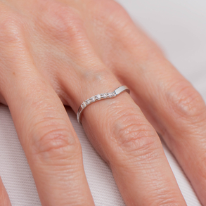 Ring in 18kt white gold with brilliants