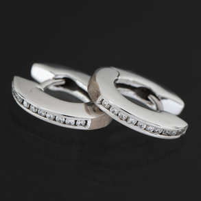 Pair of Creole earrings in 18kt white gold with diamonds