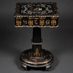 Philippine sewing box in black ebonized wood with mother-of-pearl inlay from the 19th century.