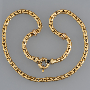 18k yellow gold choker with a sailor clasp.
