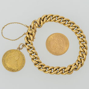 Conjunto de cadena de calabrote con colgante de moneda en oro amarillo de 18kt y moneda de diez pesos mexicanos en oro de 22kt.