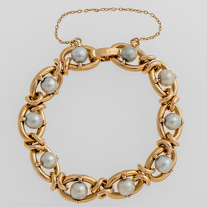 Link bracelet in 18kt. yellow gold with cultured pearls
