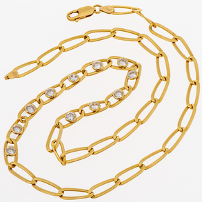 Link chain in 18kt yellow gold.