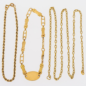 Set of two bracelets in 18kt yellow gold and link chain without clasp in 18kt yellow gold.