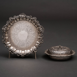Set of center and tray in Spanish silver and punched twentieth century.