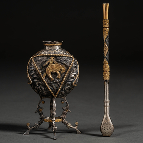 Matte vessel in silver of its color and gilded silver of the twentieth century.
