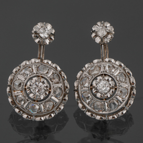 Pair of earrings in white gold and 18kt yellow gold with old cut diamonds.