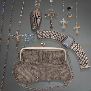 Miscellaneous silver pieces from the 20th century.