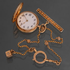 18kt yellow gold two-cover pocket watch with 18kt yellow gold fob and pin.