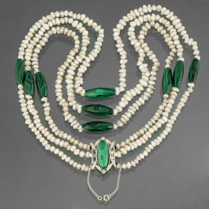 Three strands of river pearls and amethyst necklace with 18kt white gold clasp with malachite stones in the centre and four diamonds.