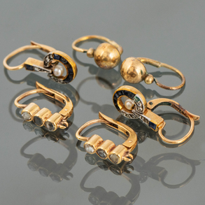 Set of three pairs of earrings in 18kt yellow gold with old cut diamonds.