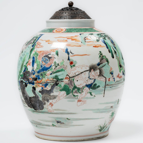 Chinese porcelain vase green family. Chinese work, late nineteenth century.