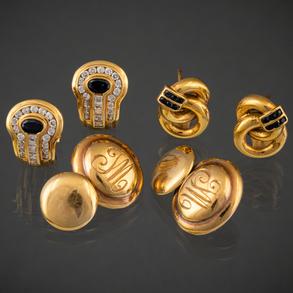 Set comprising a pair of cufflinks and two pairs of earrings in 18kt yellow gold.