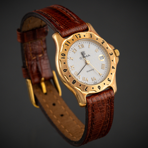 CYMA, Ladies watch in 18kt yellow gold.