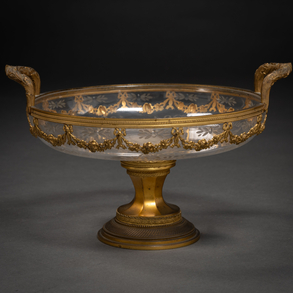 French Louis XVI style centerpiece in Baccarat crystal and gilded bronze applications of the nineteenth century.
