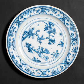 Alcora ceramic plate from the early chinoiserie series (1727-1735)