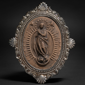 Reliquary of chapel in silver embossed with relief of the Immaculate Conception in clay of the XIX century.