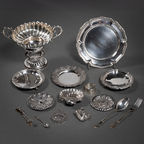 Miscellaneous pieces of Spanish silver and punched silver of the 20th century.