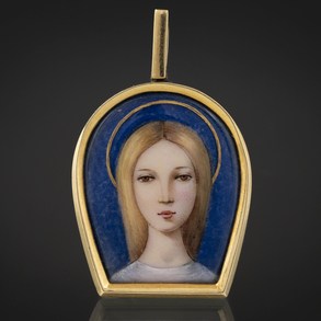Colgante en oro amarillo de 18kt y placa de esmalte con la efigie de la virgen.