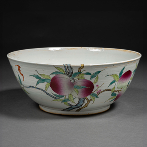 Cuenco en porcelana china familia rosa de la dinastía Qing.