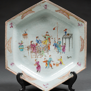 Plato octogonal en porcelana china familia rosa periodo Quianlong (1736-1795)