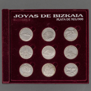 Colección de nueve medallas de plata de ley 925 que representan lugares emblemáticos de Bizkaia.