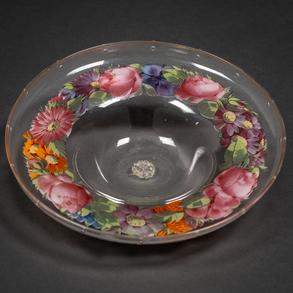 Lámpara de cristal traslúcido esmaltado con flores en cristal de la Real Fábrica de Cristales de la Granja de finales del siglo XVIII-XIX