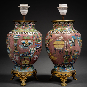 Pareja de jarrones en esmalte cloisoné adaptados como lámparas  con montura en bronce dorado de finales del siglo XIX