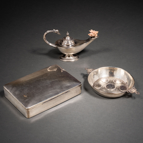 Miscelánea de piezas de plata del siglo XX.