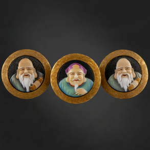 Conjunto de pendientes y anillos en oro amarillo de 18 kt con botones japoneses de arita Toshikane en porcelana.