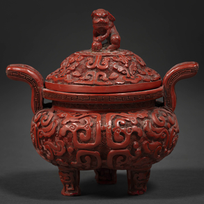 Incensario chino en laca roja color cinabrio del siglo XX.