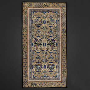 Seda china bordada a mano del siglo XX.