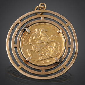 Colgante circular en oro amarillo de 18kt con moneda de la Reina Victoria en el interior del año 1900