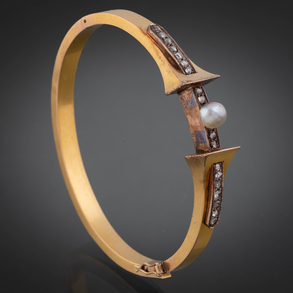 Pulsera rígida antigua en oro amarillo de 18 kt con brillantes talla antigua y perla cultivada