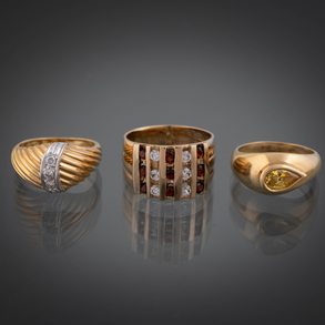 Conjunto de tres anillos en oro amarillo de 18 kt.