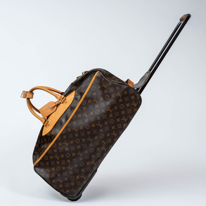 Louis Vuitton, Maleta  Eole 60 monogram en lona con monograma LV